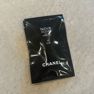 NWT Chanel Mascara 10 Noir 0.03oz Sample Size
